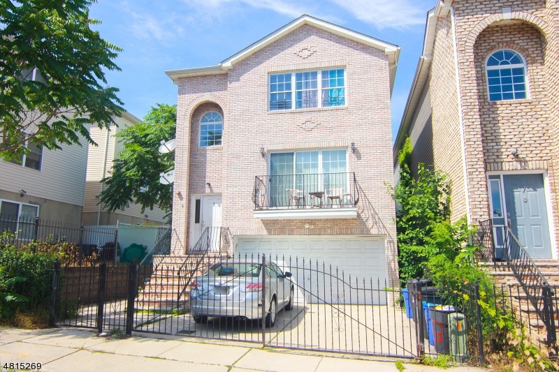 5 Seabury Ct, Newark, NJ 07104 - photo 1