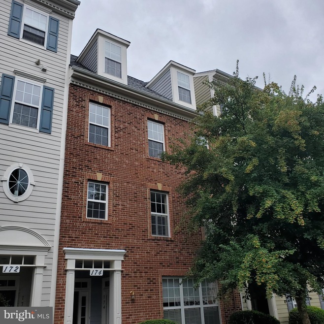 174A Chevy Chase St unit A, Gaithersburg, MD 20878 - photo 1