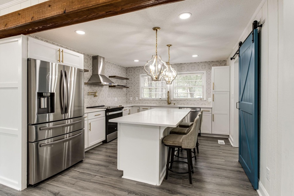 1006 Thoma St, Manchester, TN 37355 - photo 1