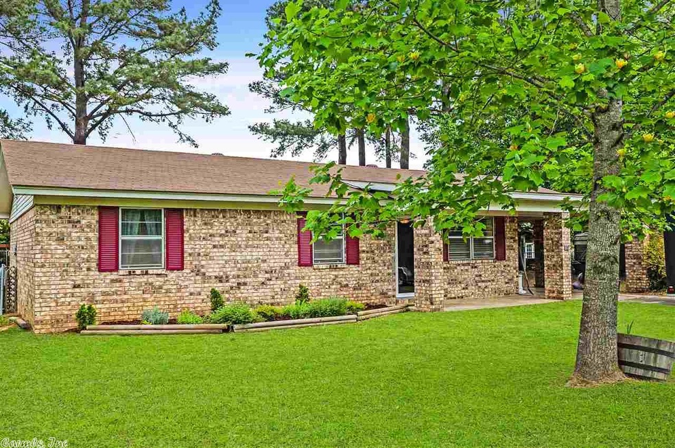 1504 W Lendell St, Beebe, AR 72012 - photo 1