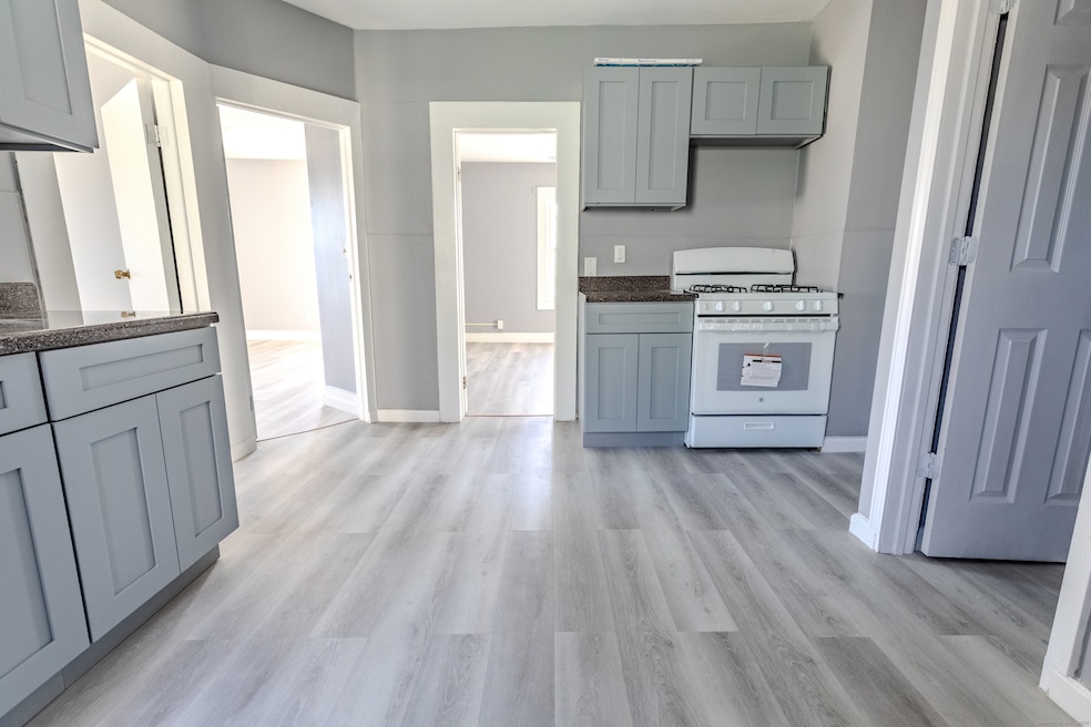 247 Washington St unit 3S, New Britain, CT 06051 - photo 1