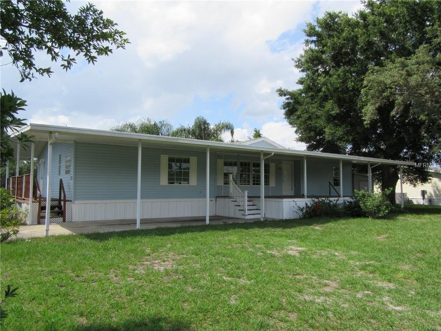 Front view of this 3 bedroom, 2 bathroom home.