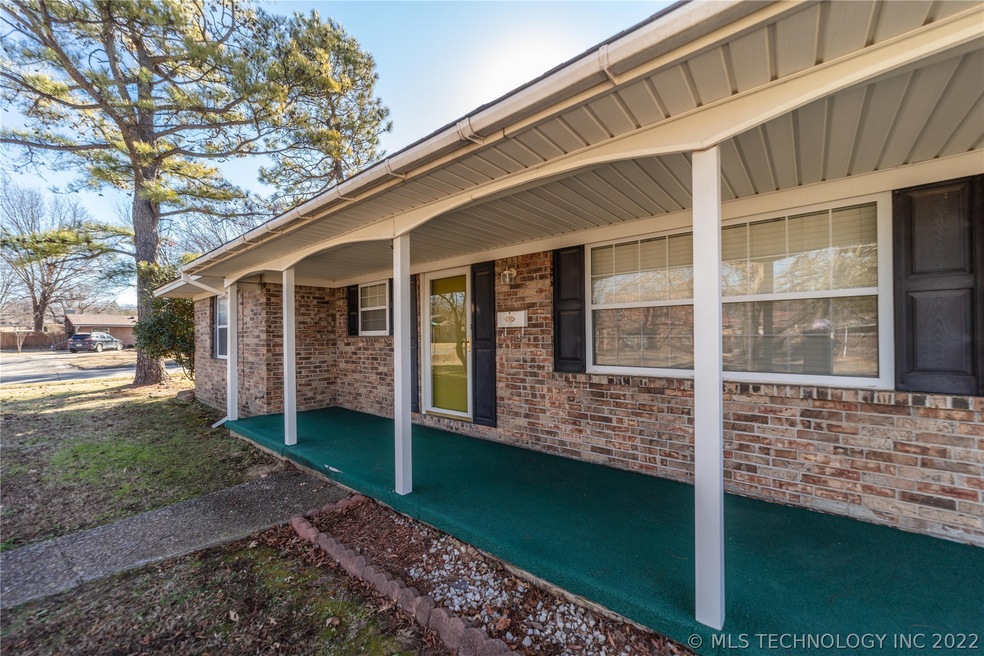 1501 Red Bud Ln, McAlester, OK 74501 - photo 1