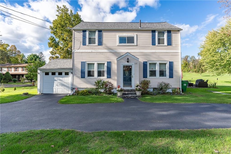 319 Beekman Rd, Hopewell Junction, NY 12533 - photo 1