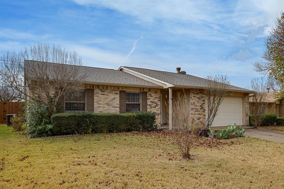 7436 Sandhurst Ln S, North Richland Hills, TX 76182 - photo 1