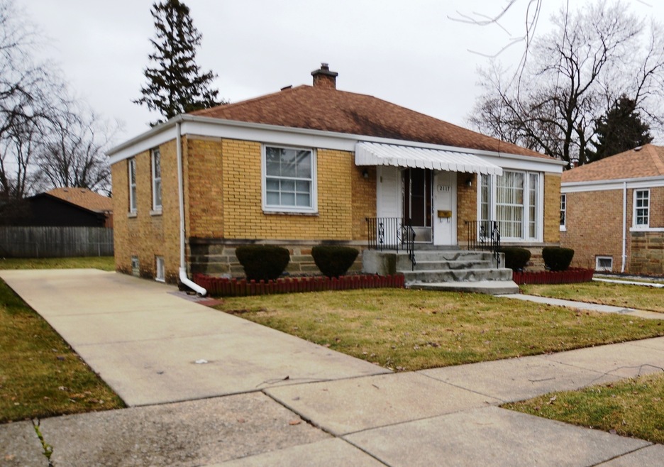 2117 Portsmouth Ave, Westchester, IL 60154 - photo 1