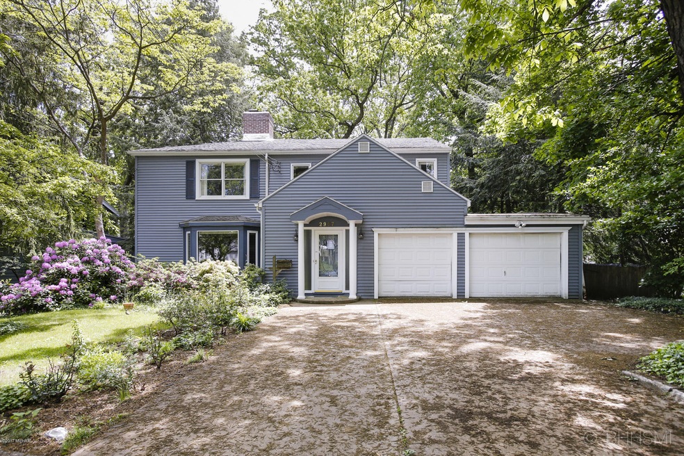 2947 broadway ave-201