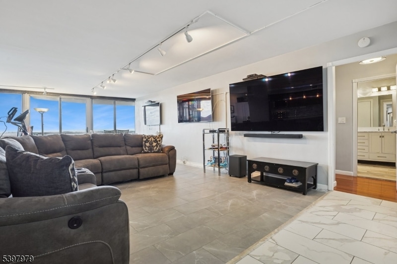 1 Claridge Dr unit 702, Verona, NJ 07044 - photo 1