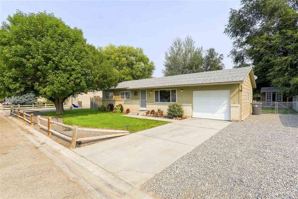 733 Audrey Dr, Homedale, ID 83628 - photo 1