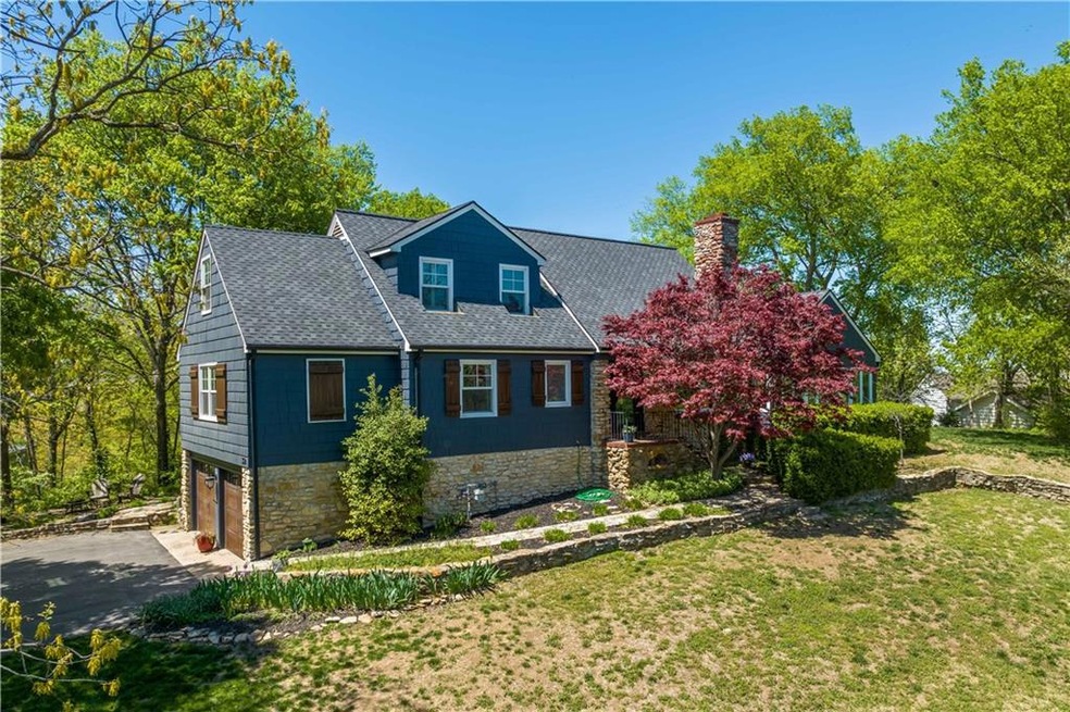 350 Terrace Trail W, Lake Quivira, KS 66217