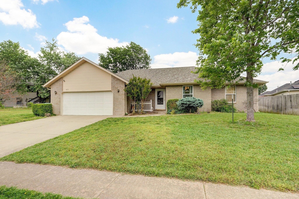 413 W Chestnut Rd-1