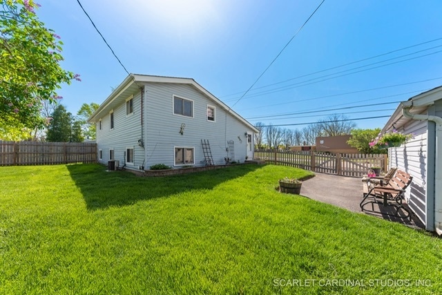 1228 Navajo Dr, Carpentersville, IL 60110 - photo 1