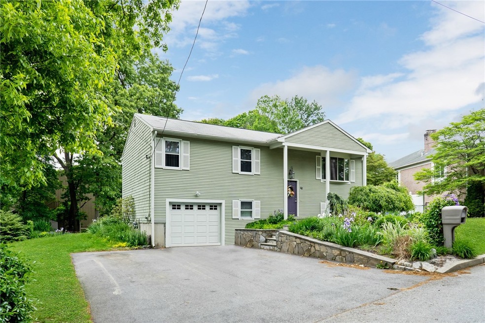 40 Blossom Dr, Cranston, RI 02920 - photo 1