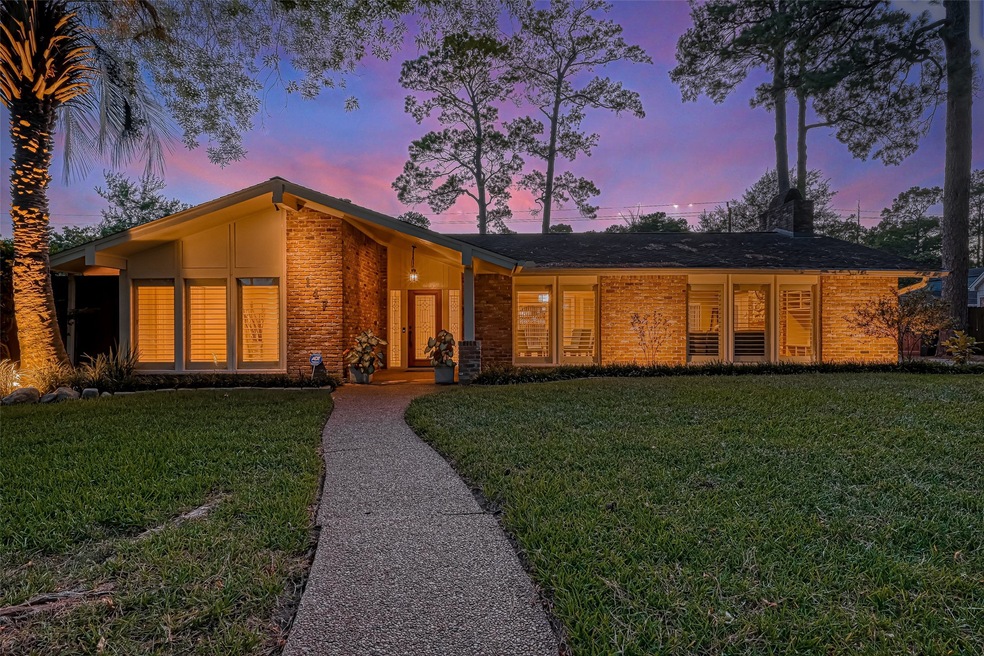 147 Haversham Dr, Houston, TX 77024 - photo 1