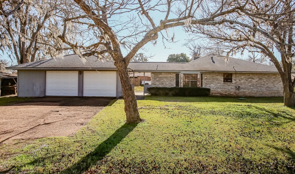 14 Sherwood Dr, Clute, TX 77531 | MLS# 22761109