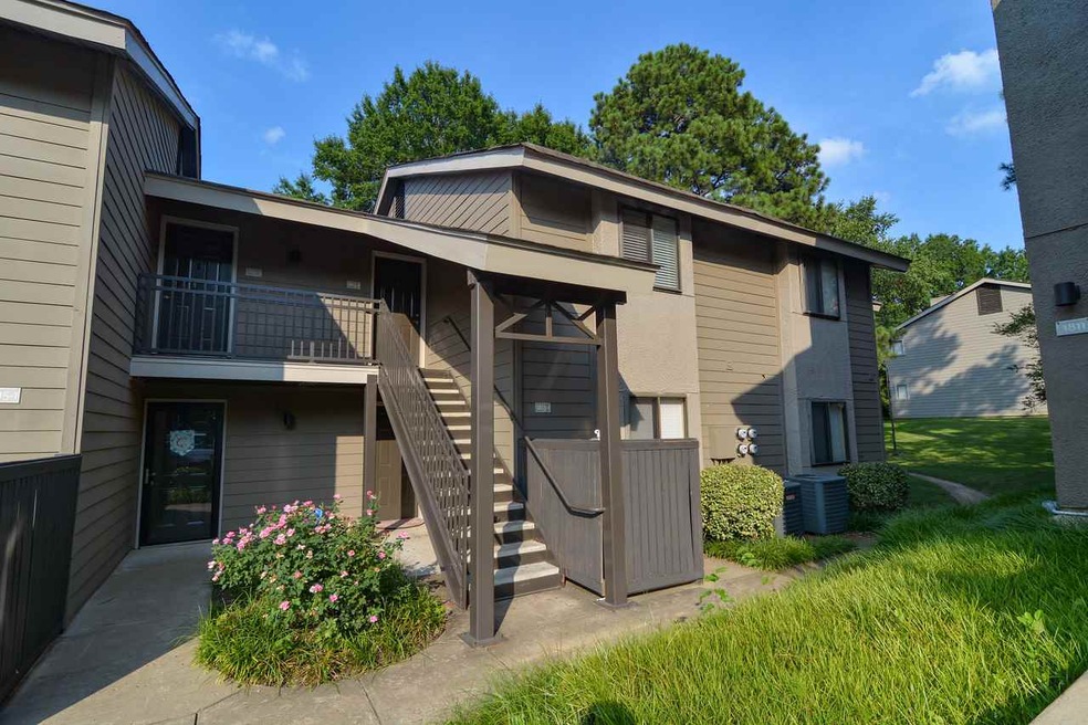 Very well kept unit and great Germantown location!