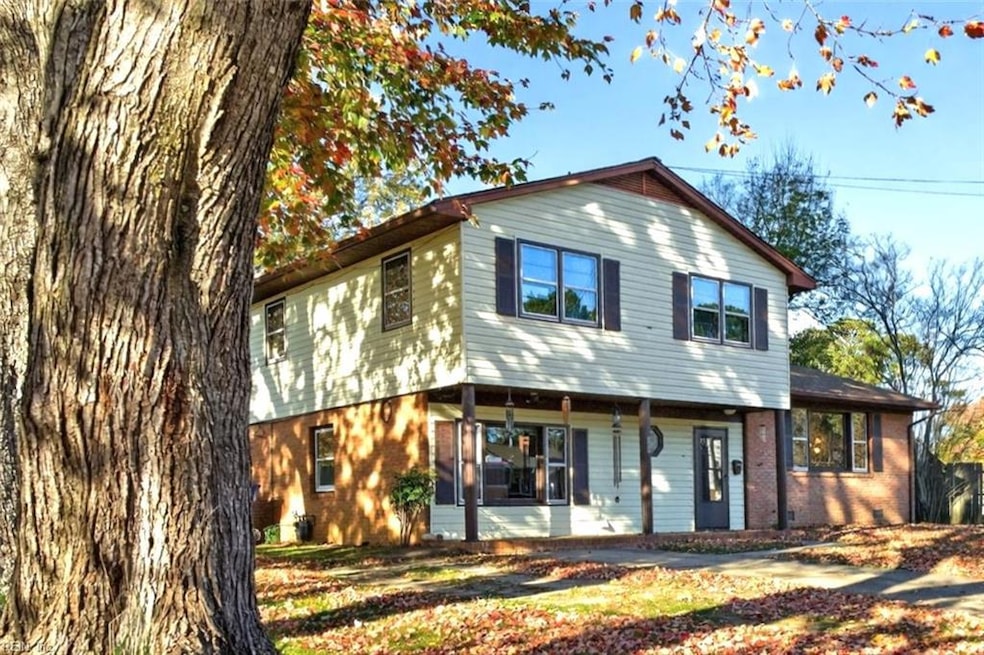 568 Viking Dr, Newport News, VA 23602 - photo 1