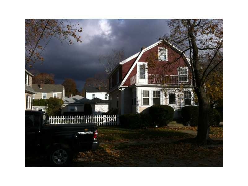 Exterior Front. INCLUDING A SCREENED 3 SEASON PORC