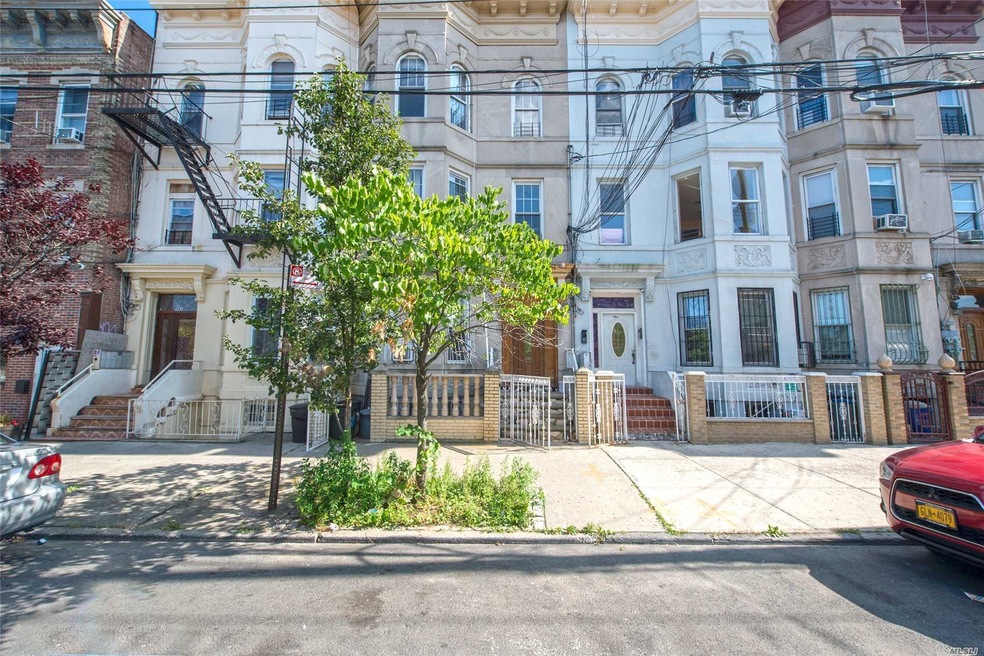 558 Ridgewood Ave unit 3, Brooklyn, NY 11208 - photo 1