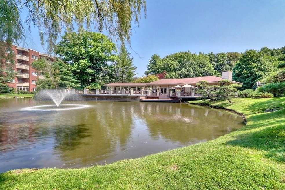 99 Florence St unit 404A, Chestnut Hill, MA 02467 - photo 1