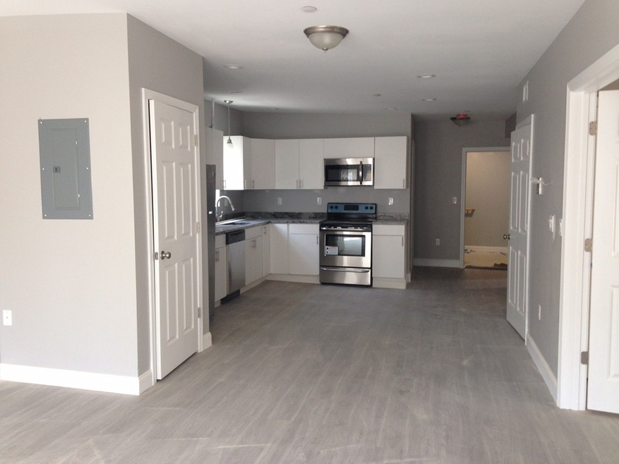 17 Smith St unit 2, Lynn, MA 01902 - photo 1