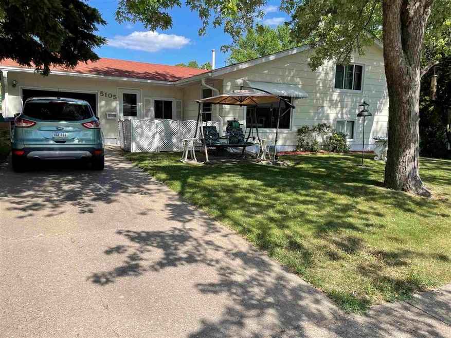 5105 Warren St, Davenport, IA 52806 - photo 1