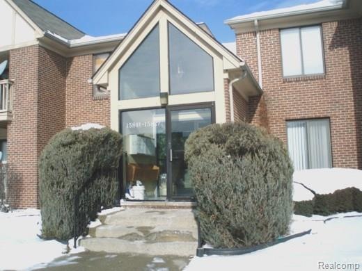 CONVENIENT 1ST FLOOR CONDO CLOSE TO SHOPPING AND F