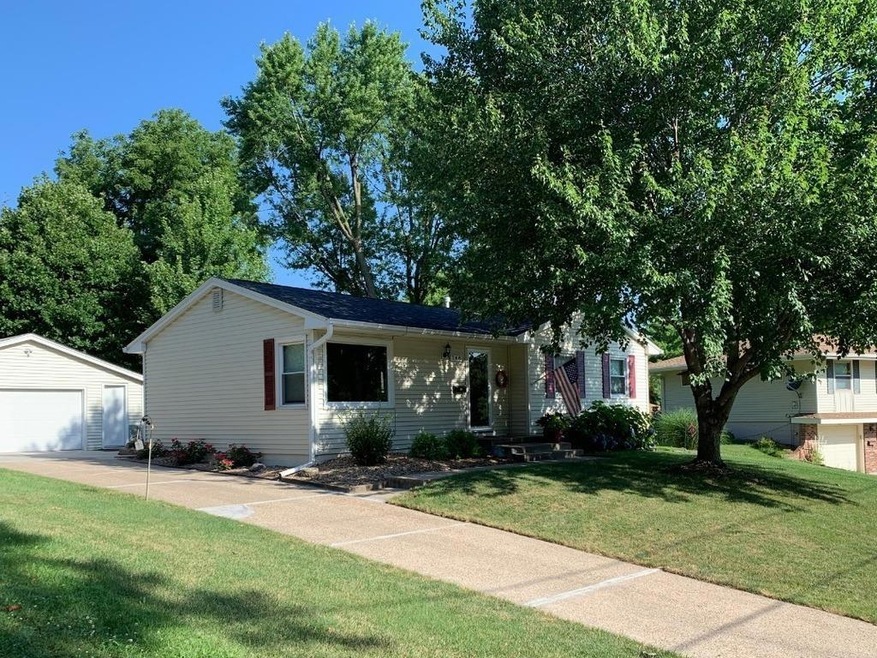 748 34th St, West Des Moines, IA 50265 - photo 1