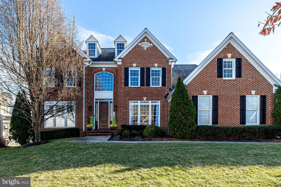 42763 Forest Crest Ct, Ashburn, VA 20148 - photo 1