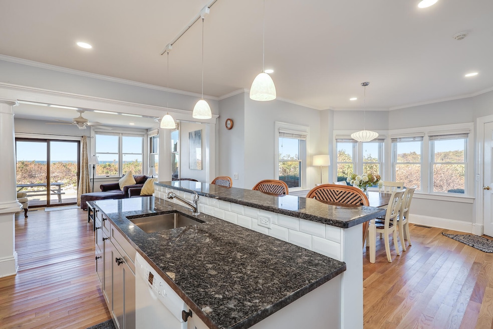 Expansive living