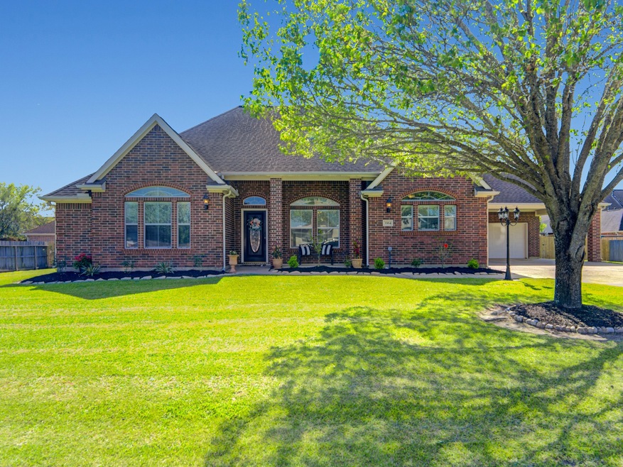 3364 Clearwood Cir, Alvin, TX 77511 - photo 1