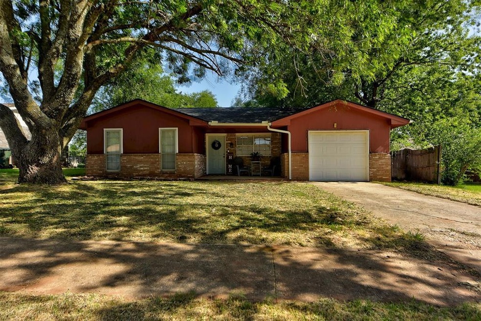 3 bed 1 bath home featuring a garage on a cul de s