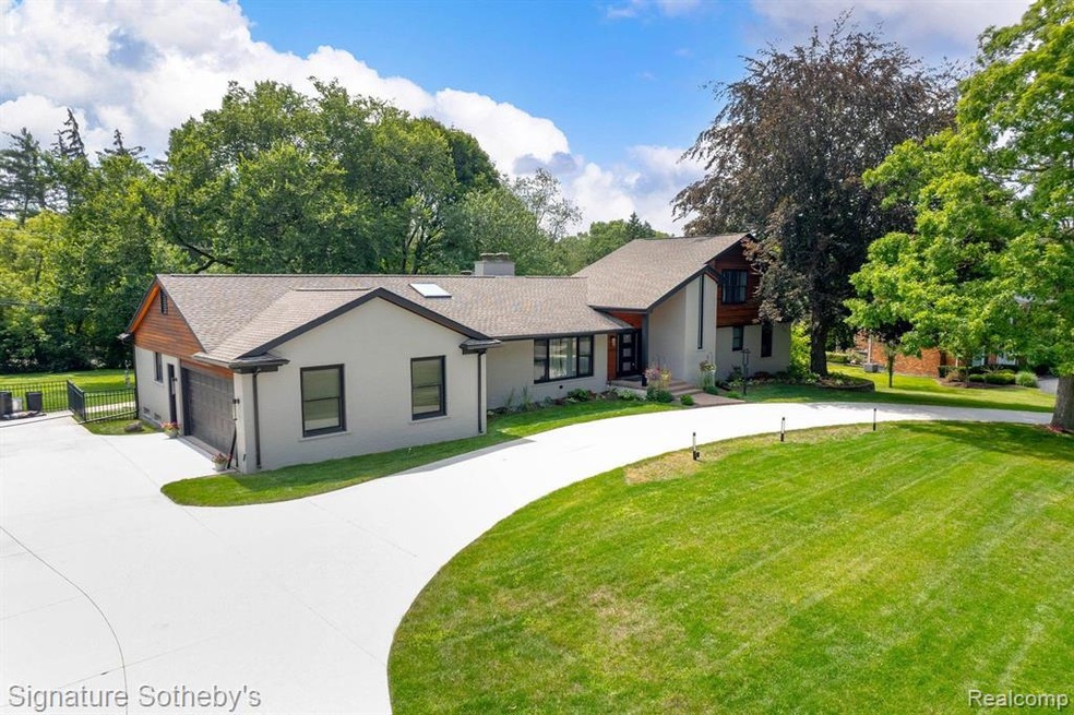 3810 Burning Tree Dr, Bloomfield Hills, MI 48302 - photo 1