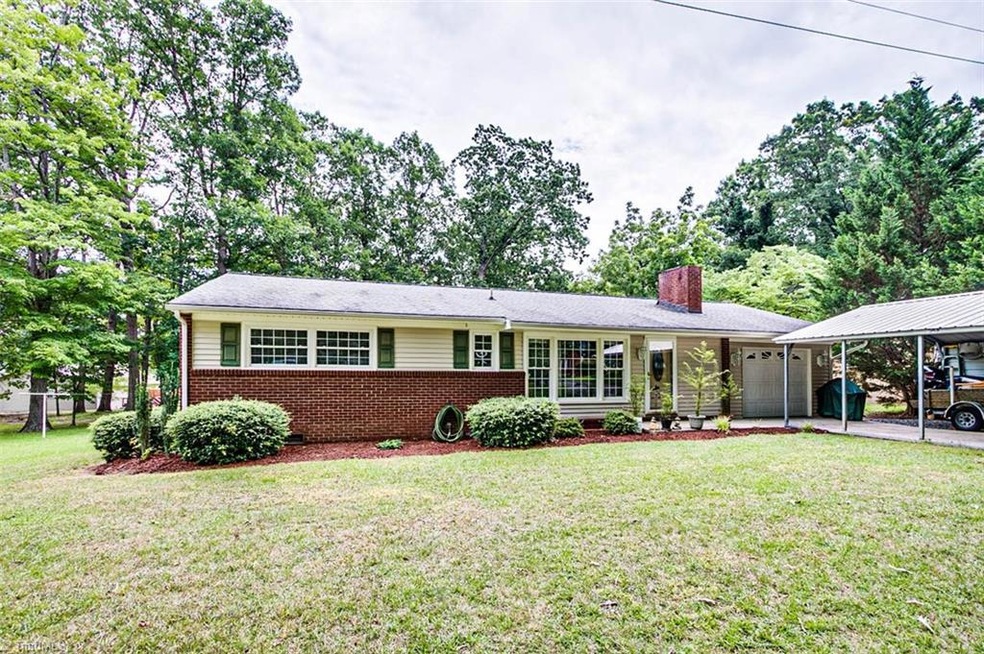 329 Lambert Dr, Asheboro, NC 27205 - photo 1