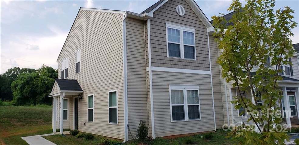 828 Ranchero St, Statesville, NC 28677 - photo 1