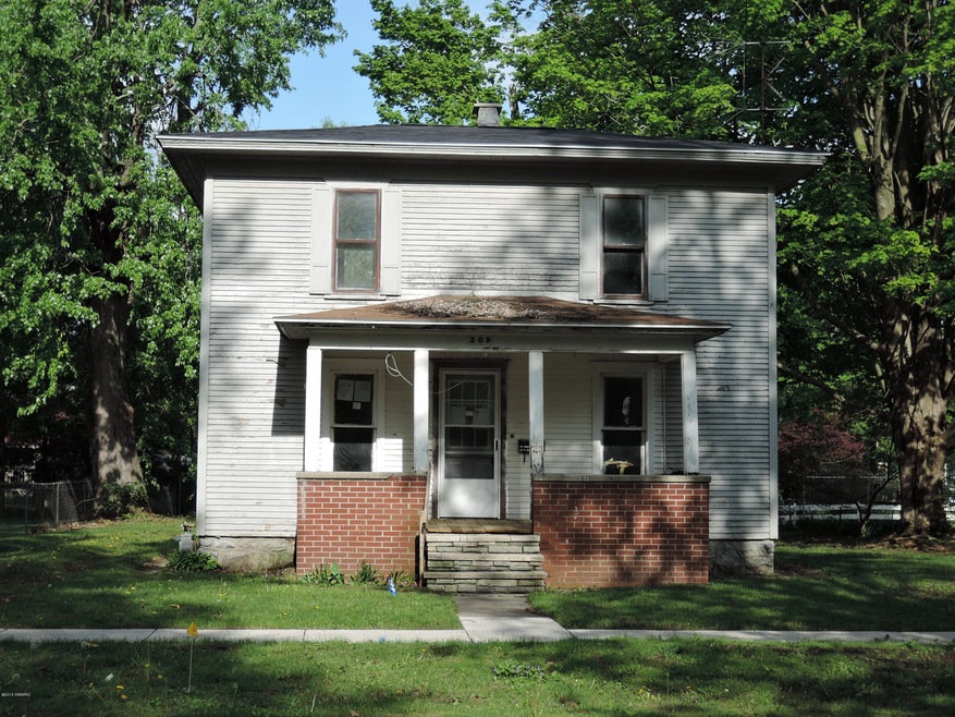 309 N Douglas