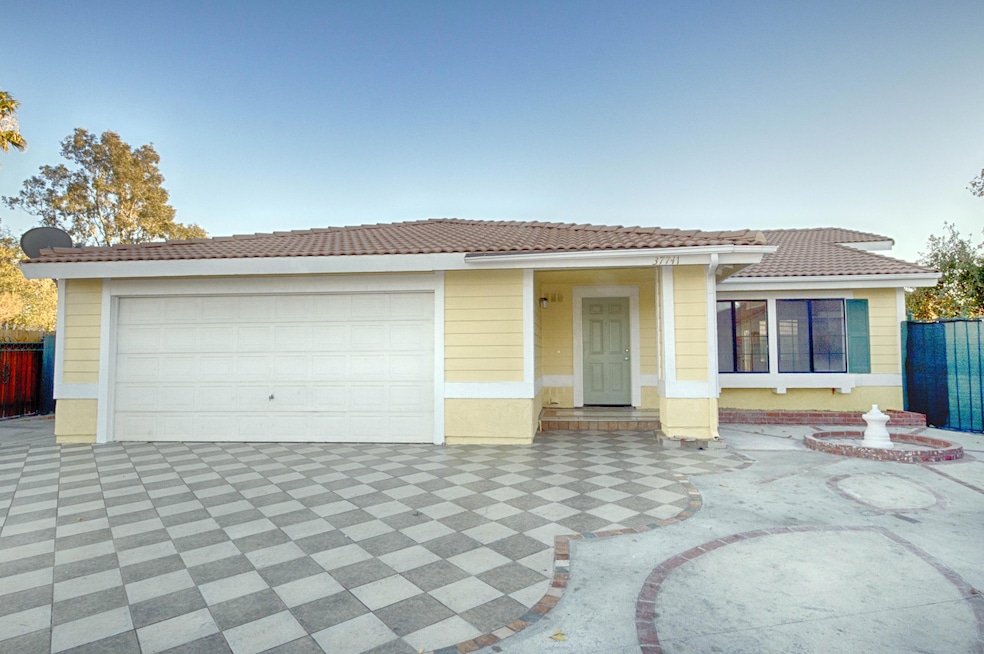 Front 1 - 113016- Chaparral 2- 125