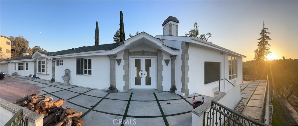 4969 Medina Dr, Woodland Hills, CA 91364 - photo 1