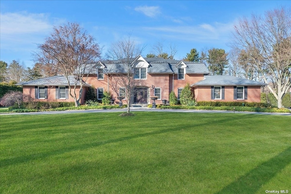 10 Wakefield Dr, Glen Head, NY 11545 - photo 1