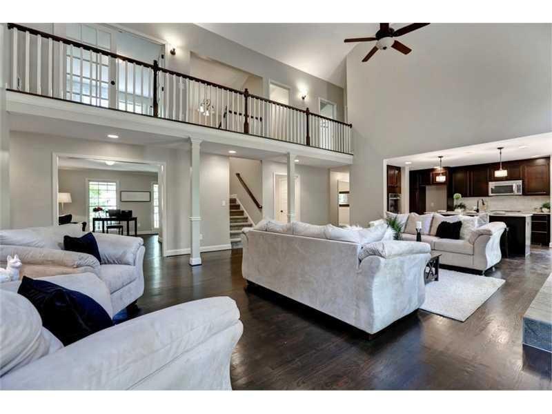 Den/Family/Great Room. Expansive, Cathedral Ceilin