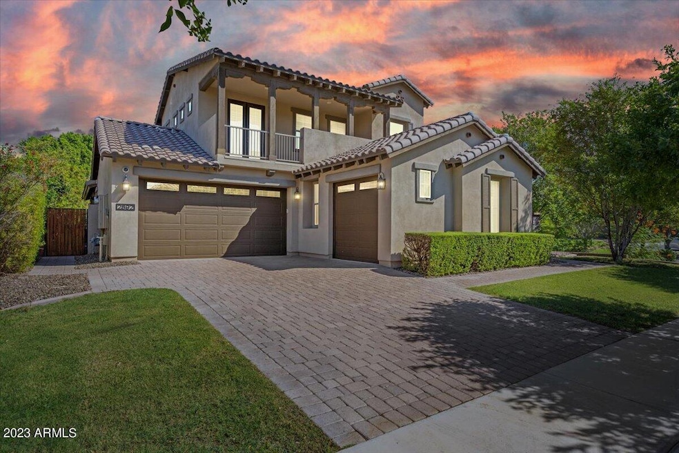 Gorgeous curb appeal!