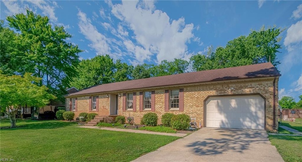 912 Landing Creek Dr, Chesapeake, VA 23323 - photo 1