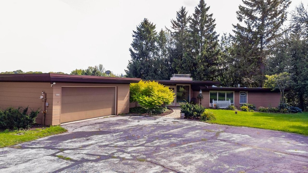 6625HartlaubLakeRd-01