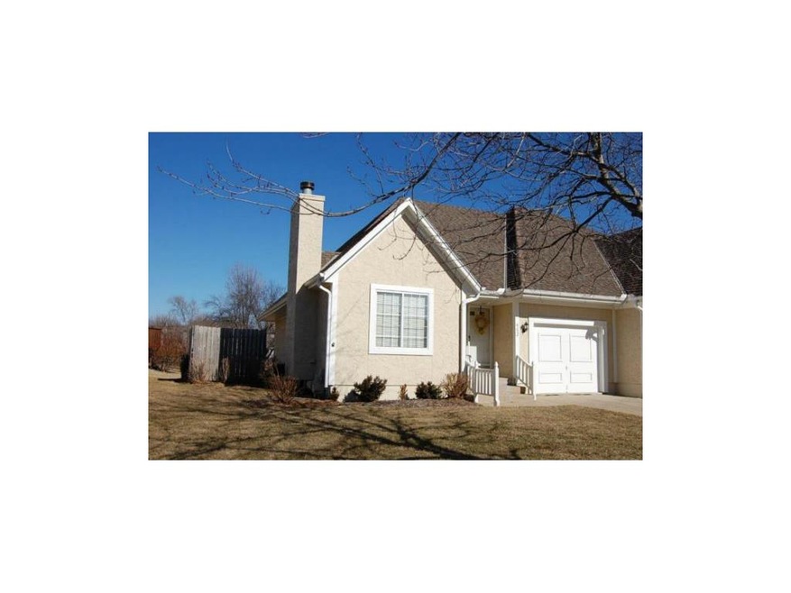 Stylish ranch patio/villa with Stucco exterior and