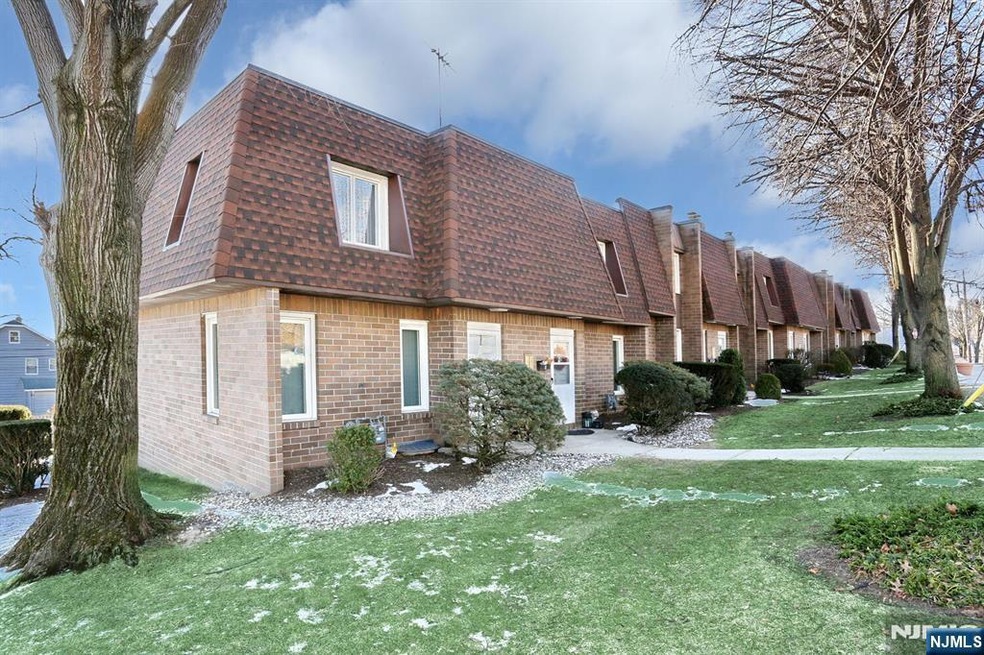 100 Kinderkamack Rd unit 6, Oradell, NJ 07649 - photo 1