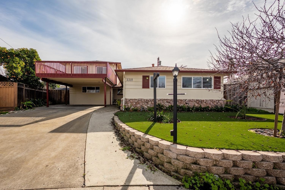 Sold $2,025,000 • Co-Listing Agent