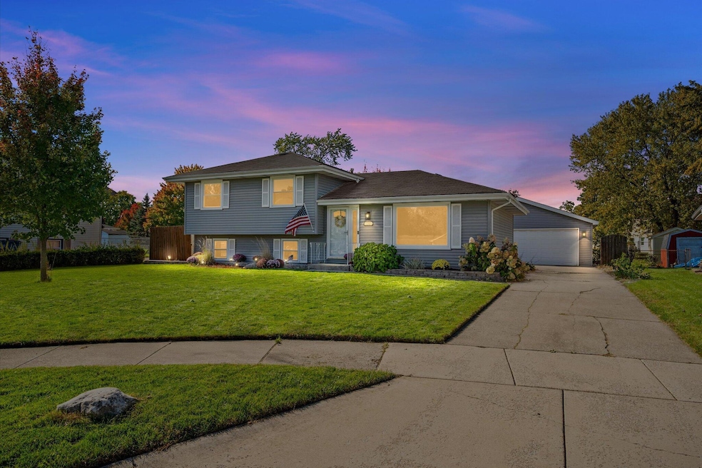 1008 Cambridge Ct, Dyer, IN 46311 - photo 1