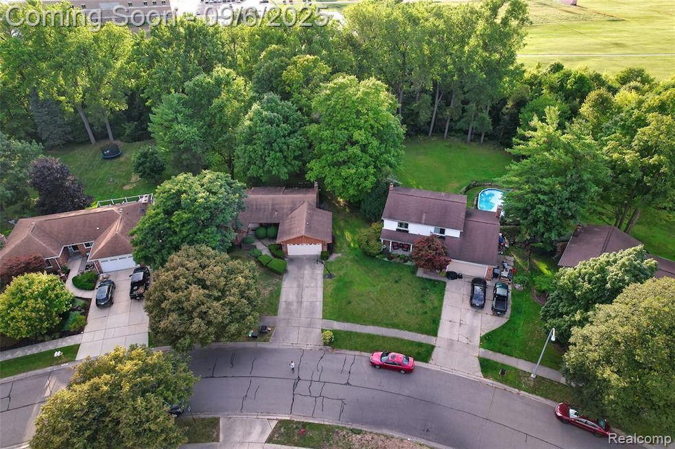 Under Contract $400,000