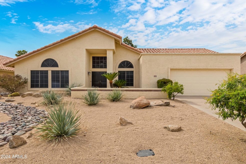 8860 S Ash Ave, Tempe, AZ 85284 - photo 1