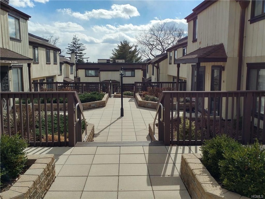 72 Shawnee Ave unit 7, Yonkers, NY 10710 - photo 1